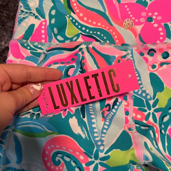 lilly pulitzer weekender crop leggings - luxletic - Picture 4 of 4